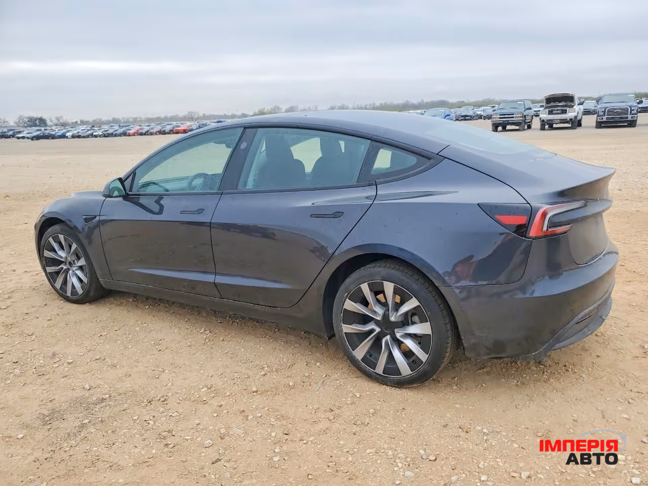 Tesla Model 3 - фото 4
