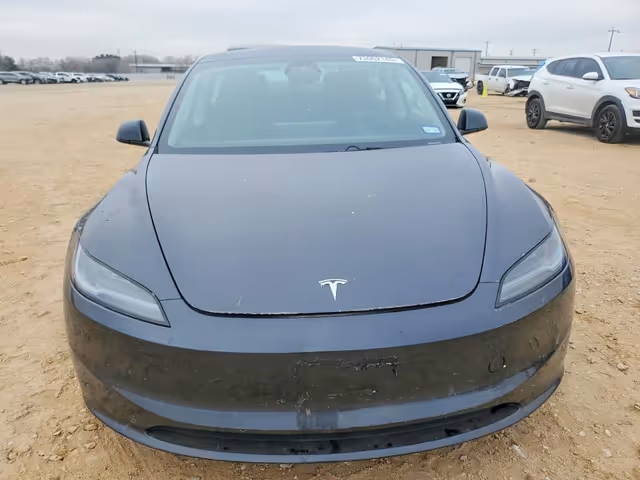 Tesla Model 3 - фото 1