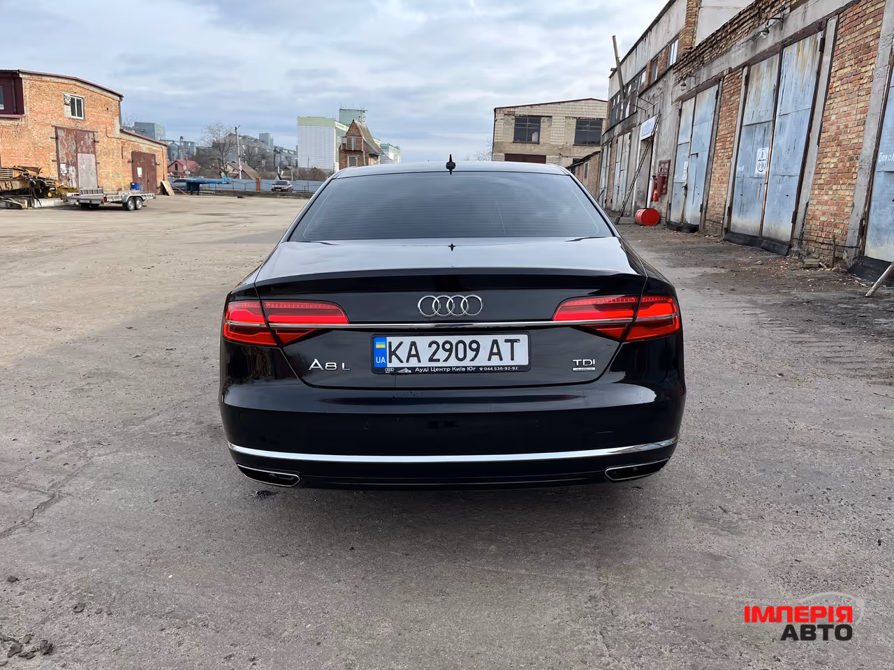 Audi A8 - фото 7