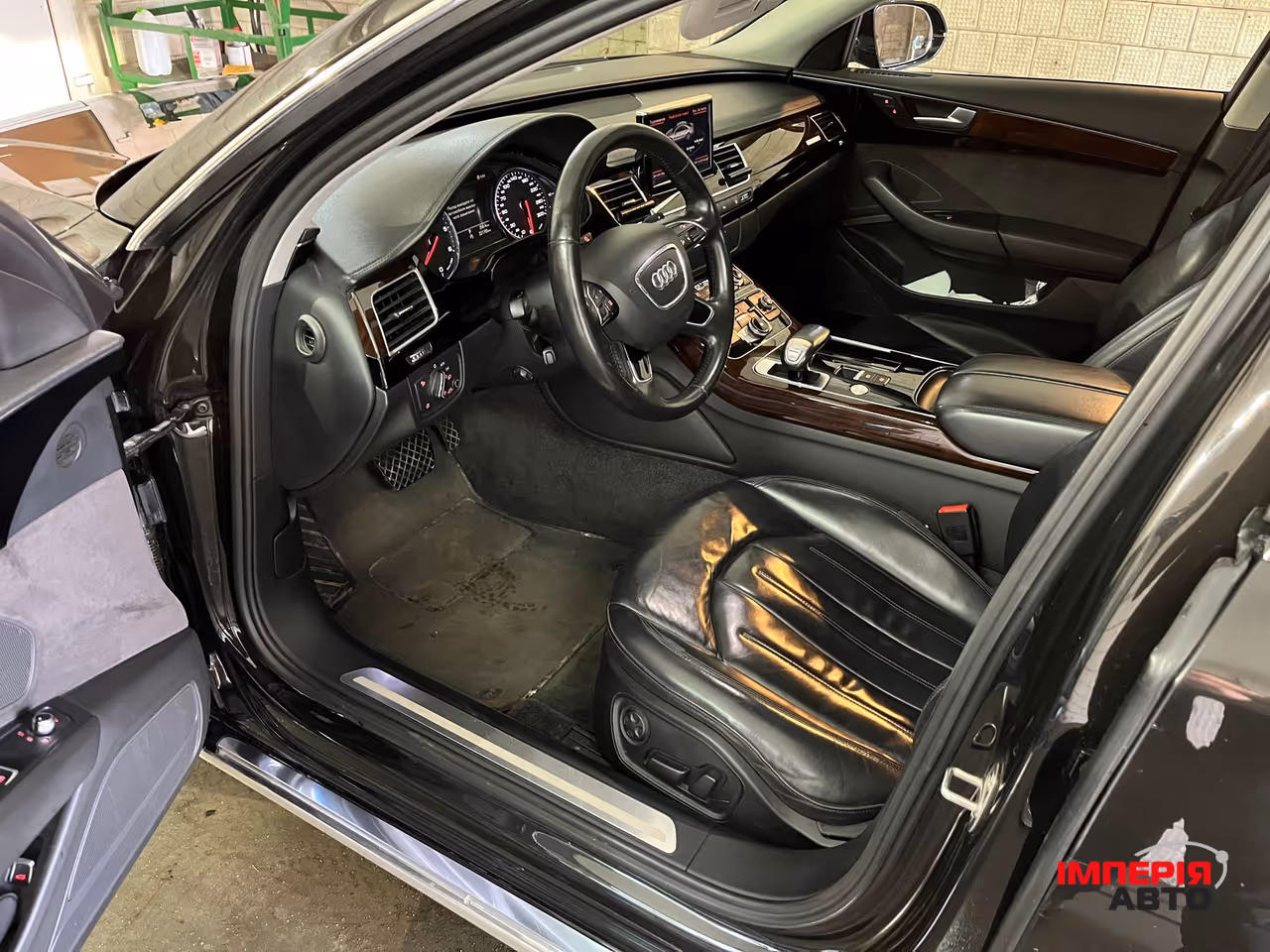 Audi A8 - фото 11