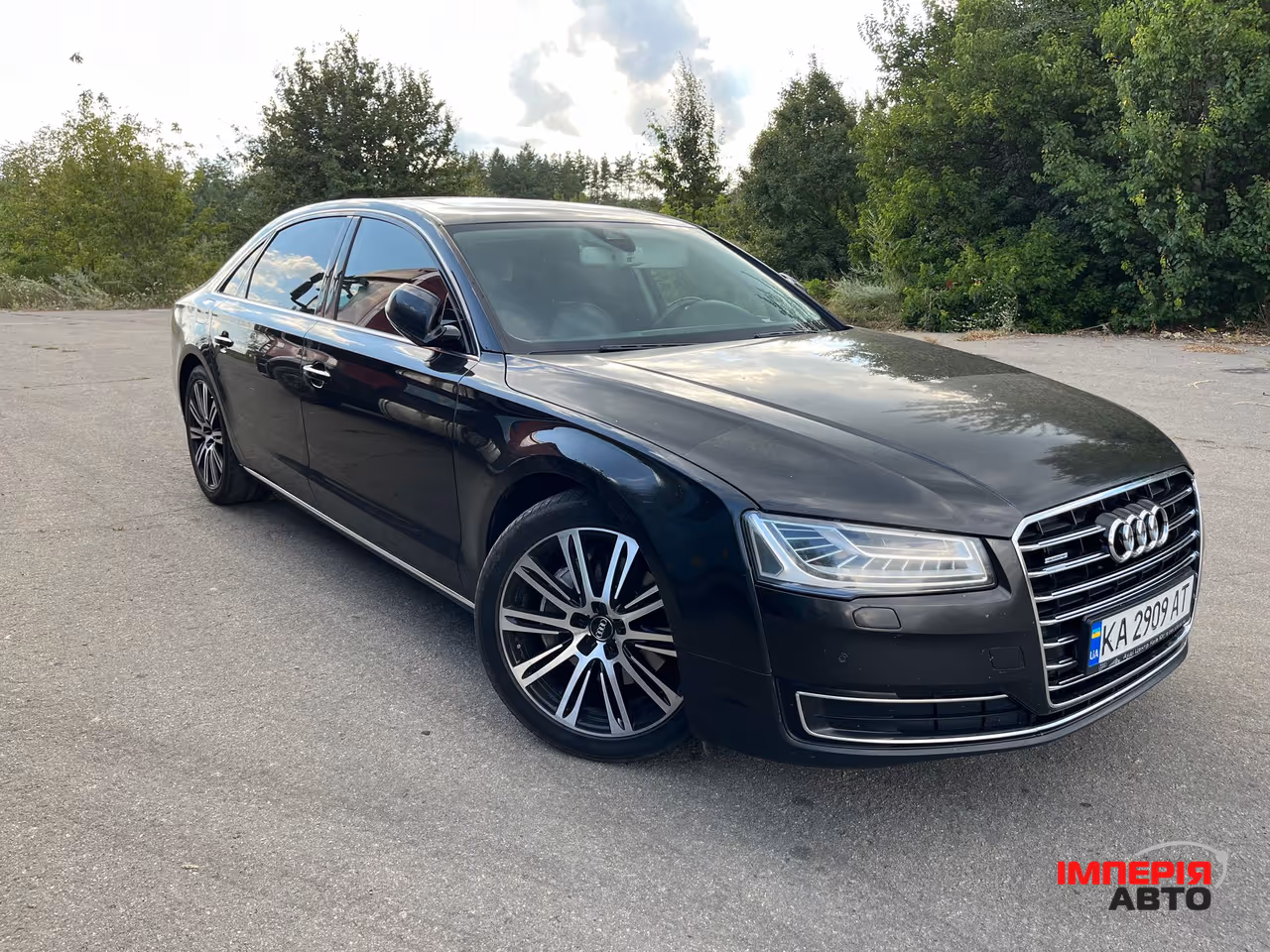 Audi A8 - фото 1