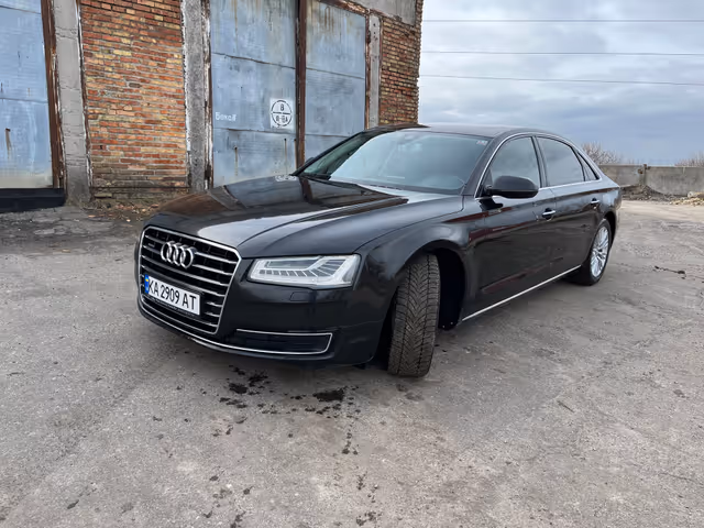 Audi A8 - фото 2