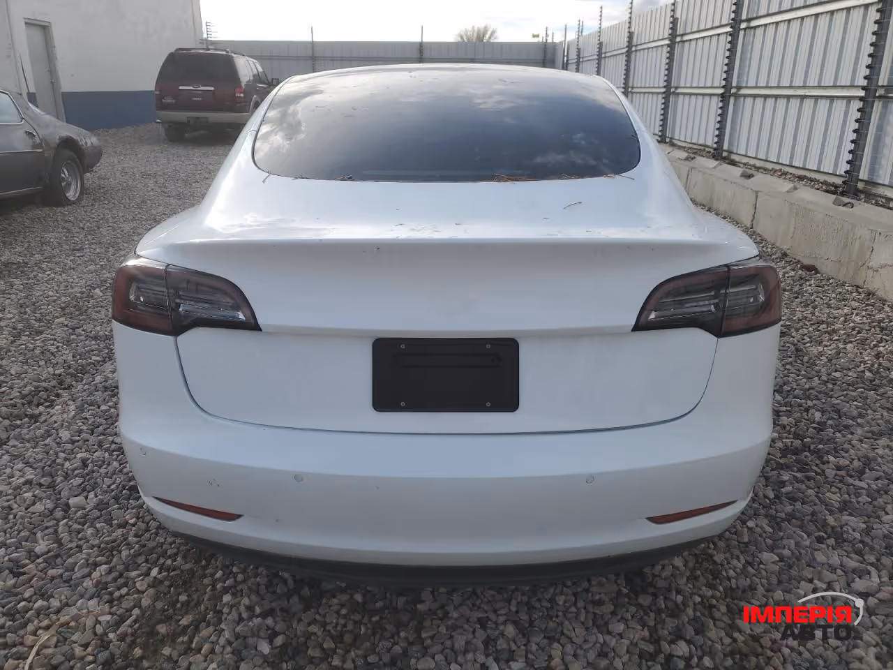 Tesla Model 3 - фото 6