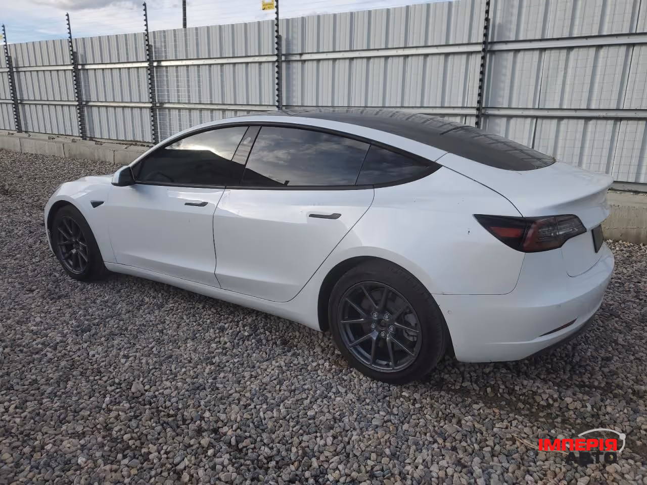 Tesla Model 3 - фото 4