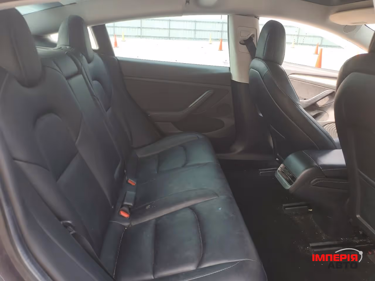 Tesla Model 3 - фото 9