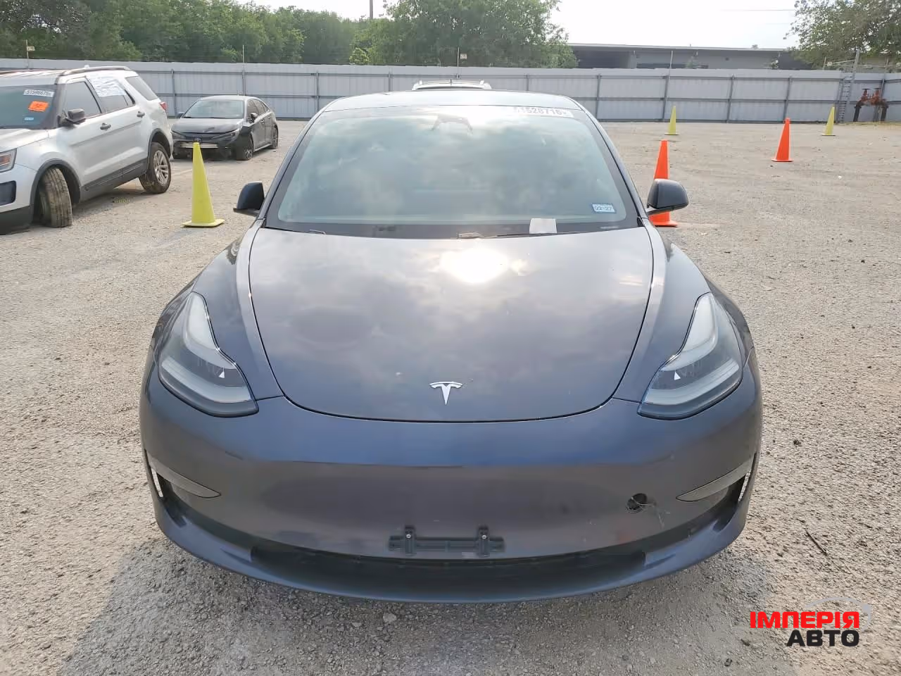 Tesla Model 3 - фото 1