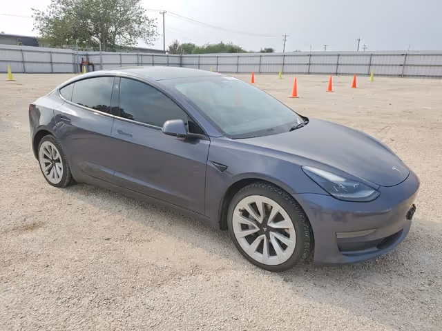Tesla Model 3 - фото 5
