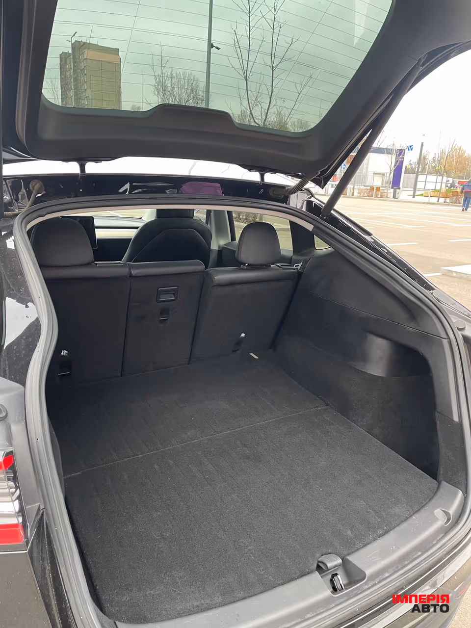 Tesla Model Y - фото 8