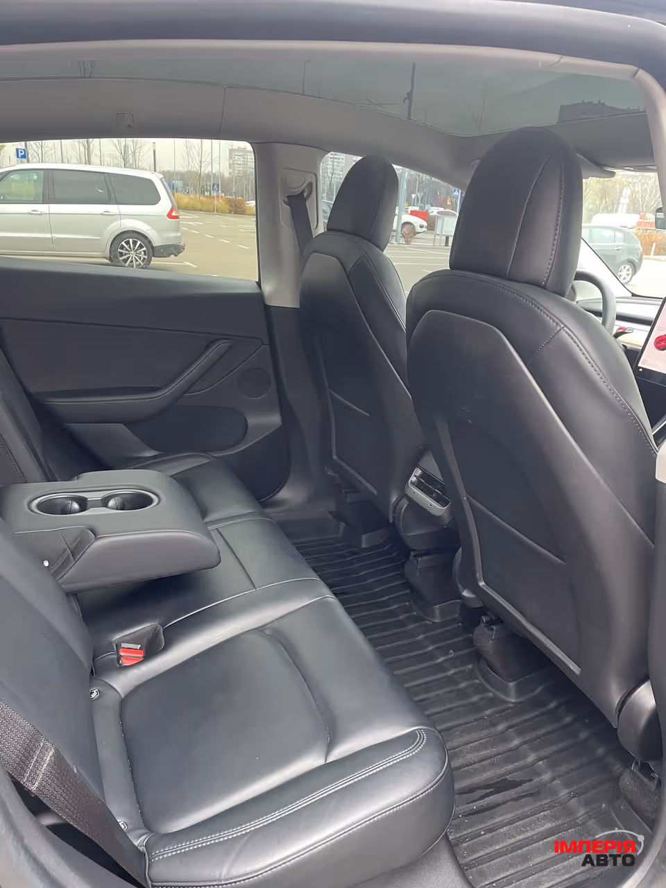 Tesla Model Y - фото 6