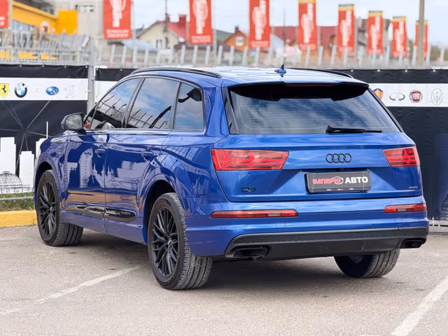 Audi Q7 - фото 3