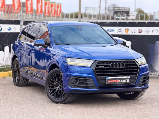 Audi Q7 - фото 1