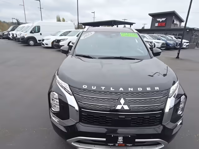 Mitsubishi Outlander - фото 1