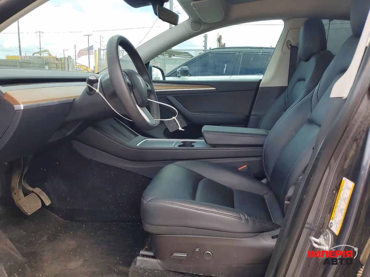 Tesla Model Y - фото 8