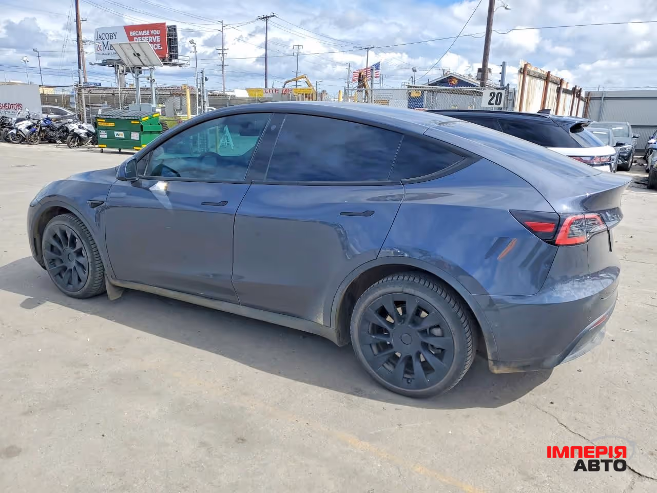 Tesla Model Y - фото 4