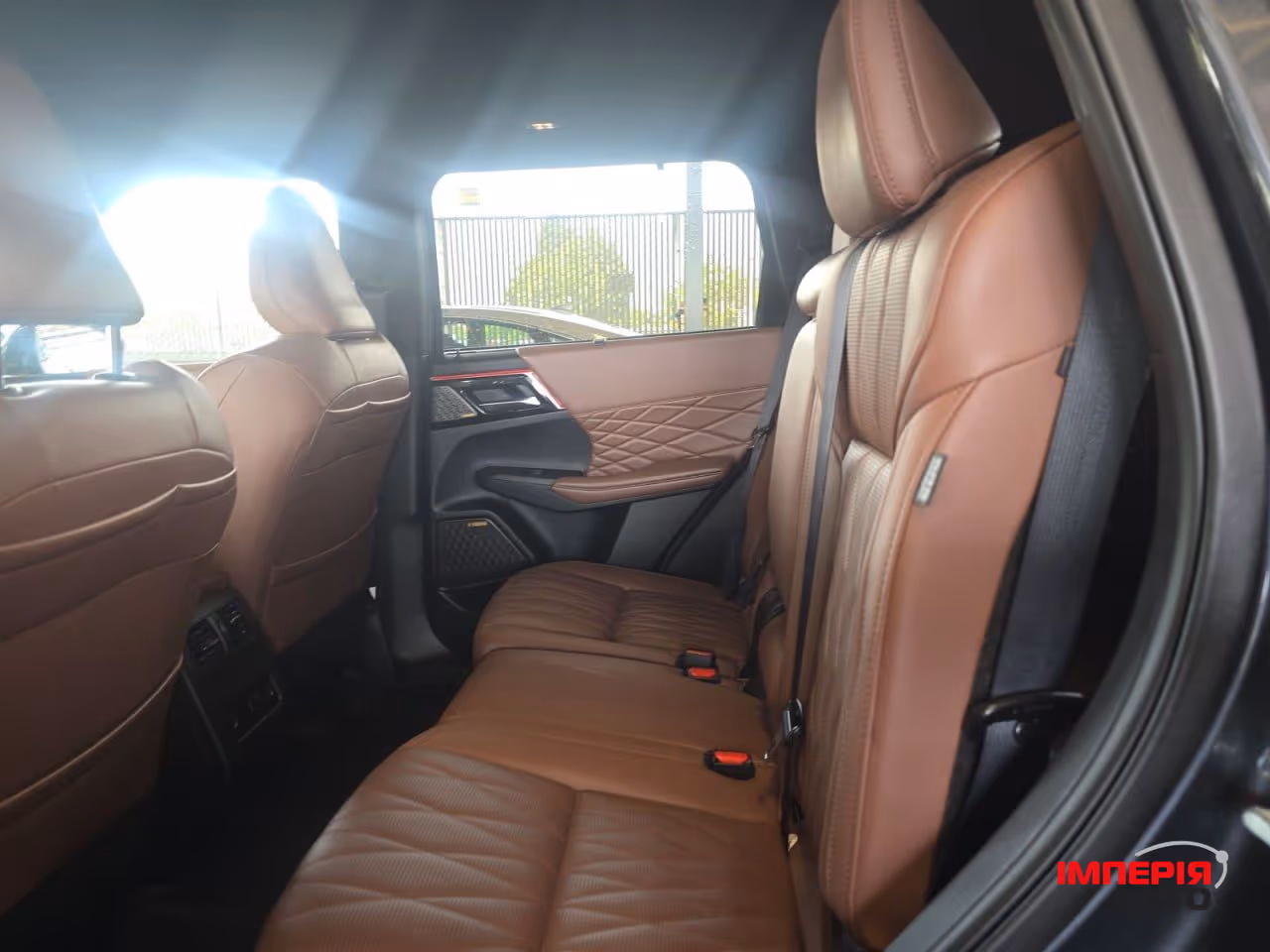 Mitsubishi Outlander - фото 12