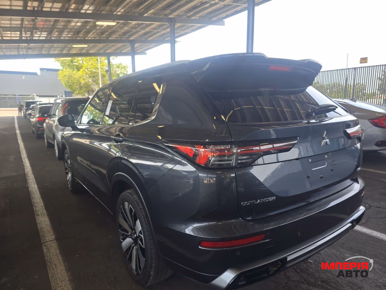 Mitsubishi Outlander - фото 6