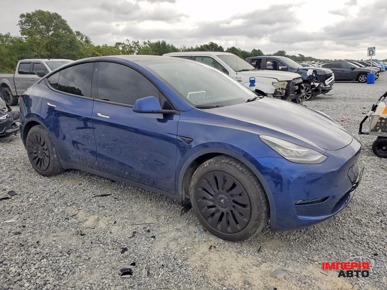 Tesla Model Y - фото 3