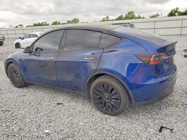 Tesla Model Y - фото 5