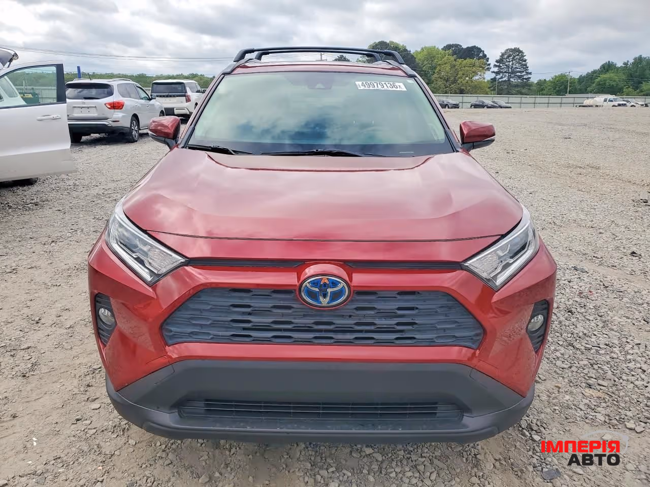Toyota RAV4 - фото 1