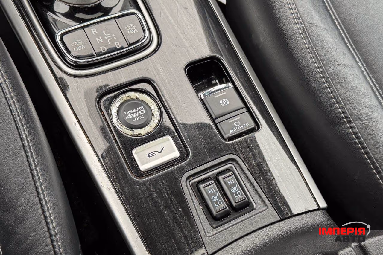 Mitsubishi Outlander - фото 22