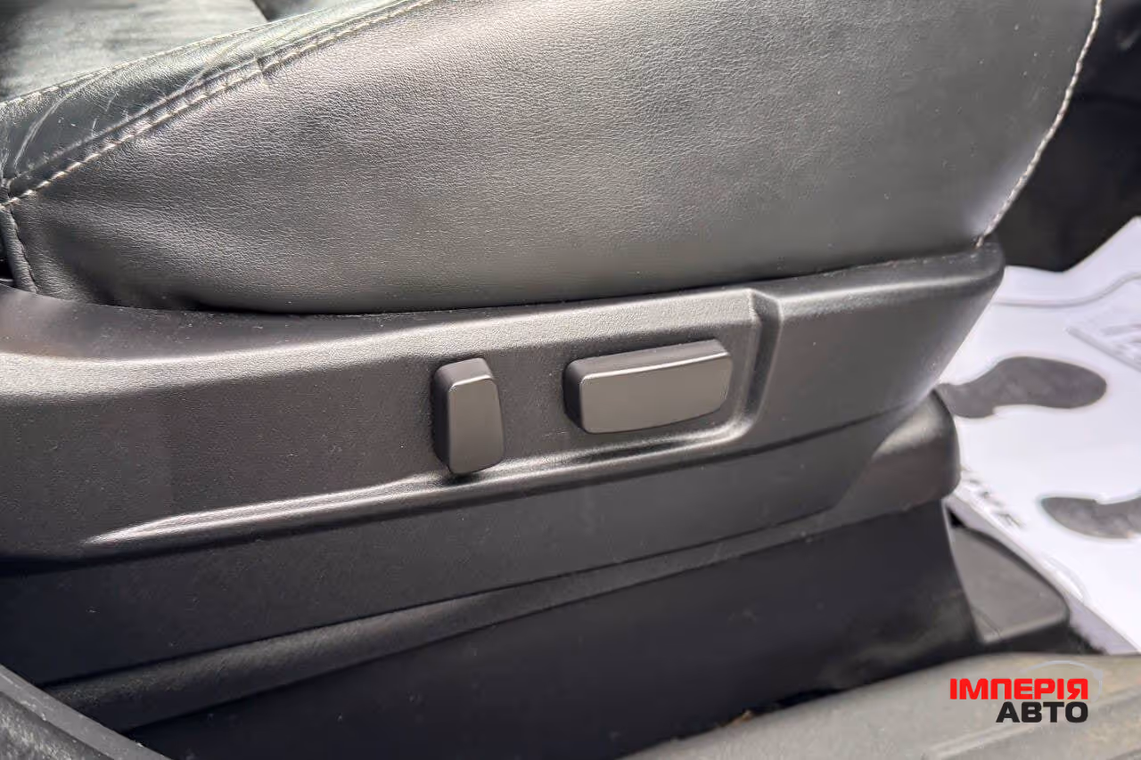 Mitsubishi Outlander - фото 12