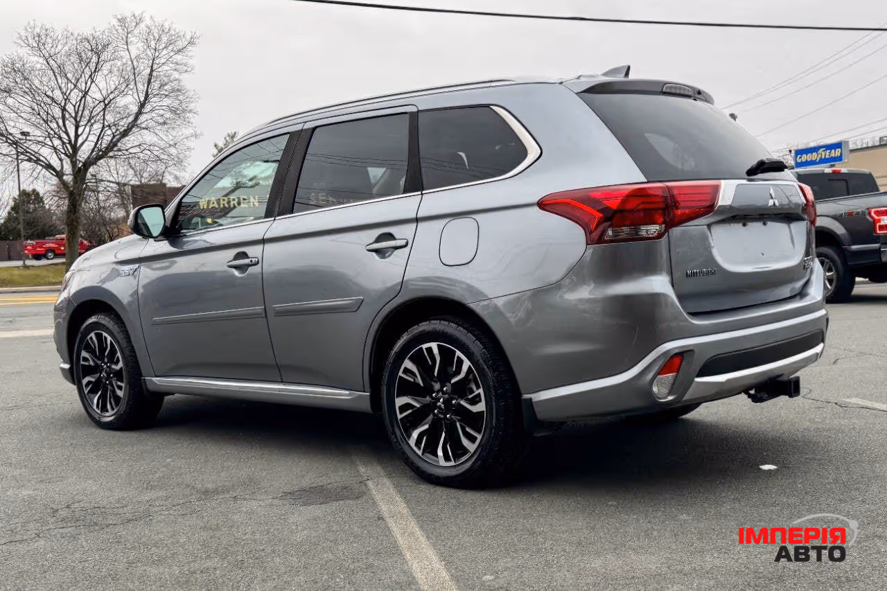 Mitsubishi Outlander - фото 6