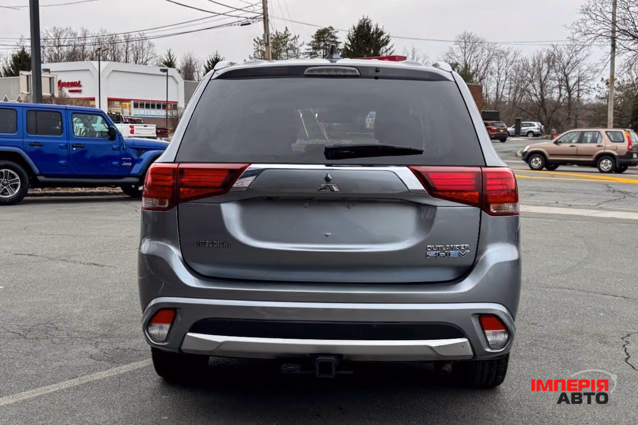 Mitsubishi Outlander - фото 8