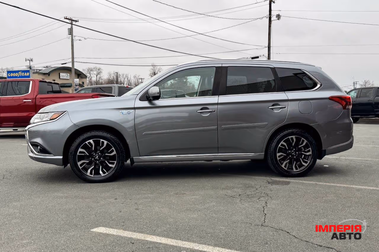 Mitsubishi Outlander - фото 5