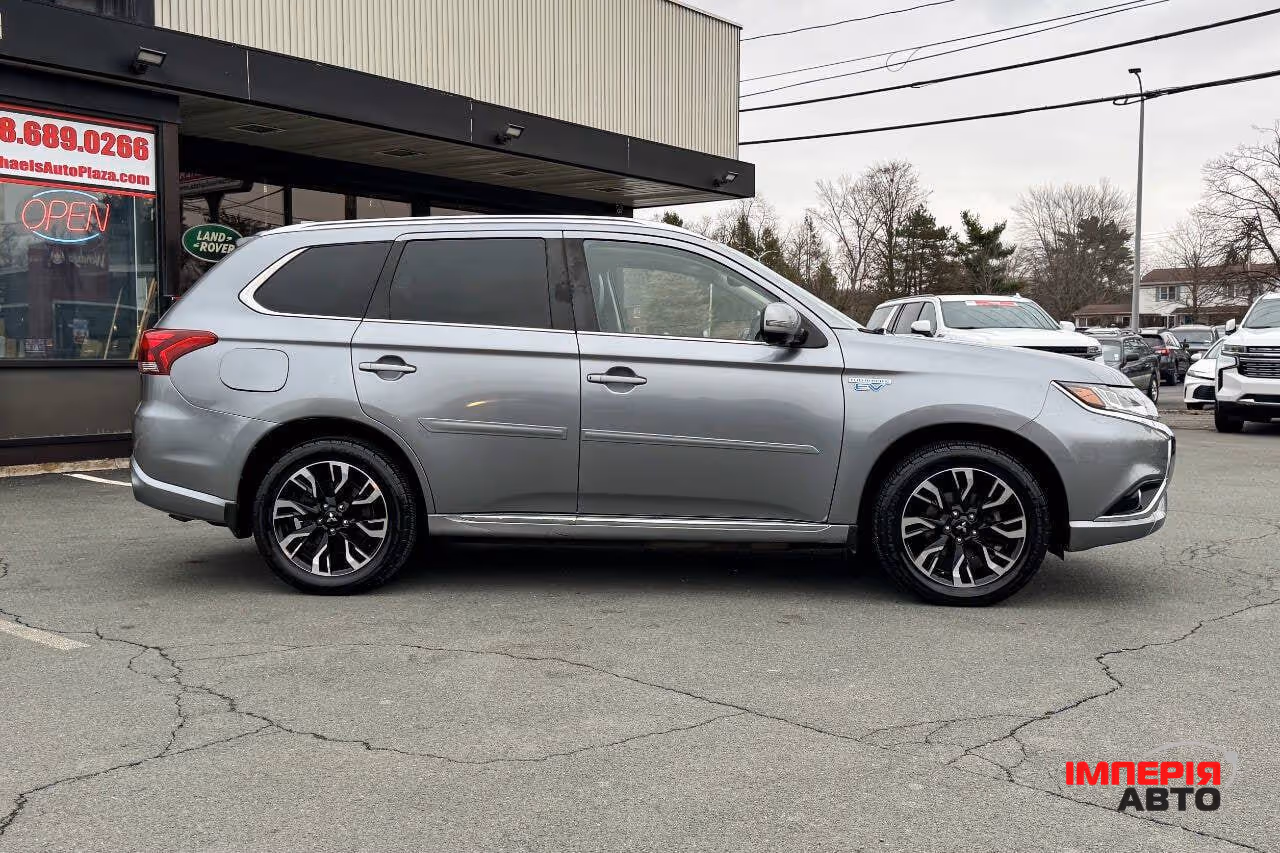 Mitsubishi Outlander - фото 4