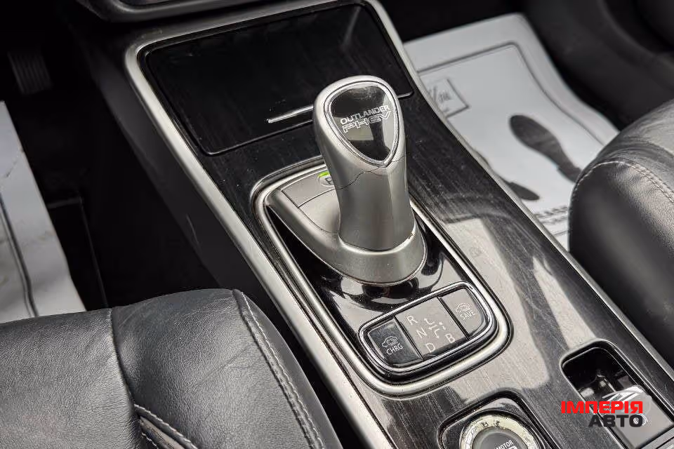 Mitsubishi Outlander - фото 21