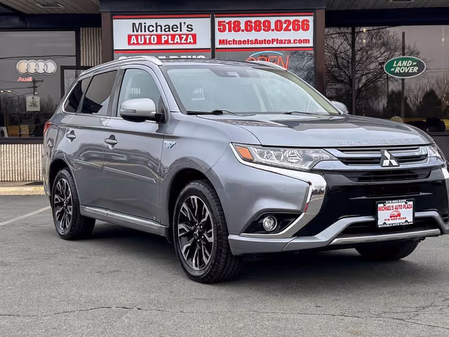 Mitsubishi Outlander - фото 1