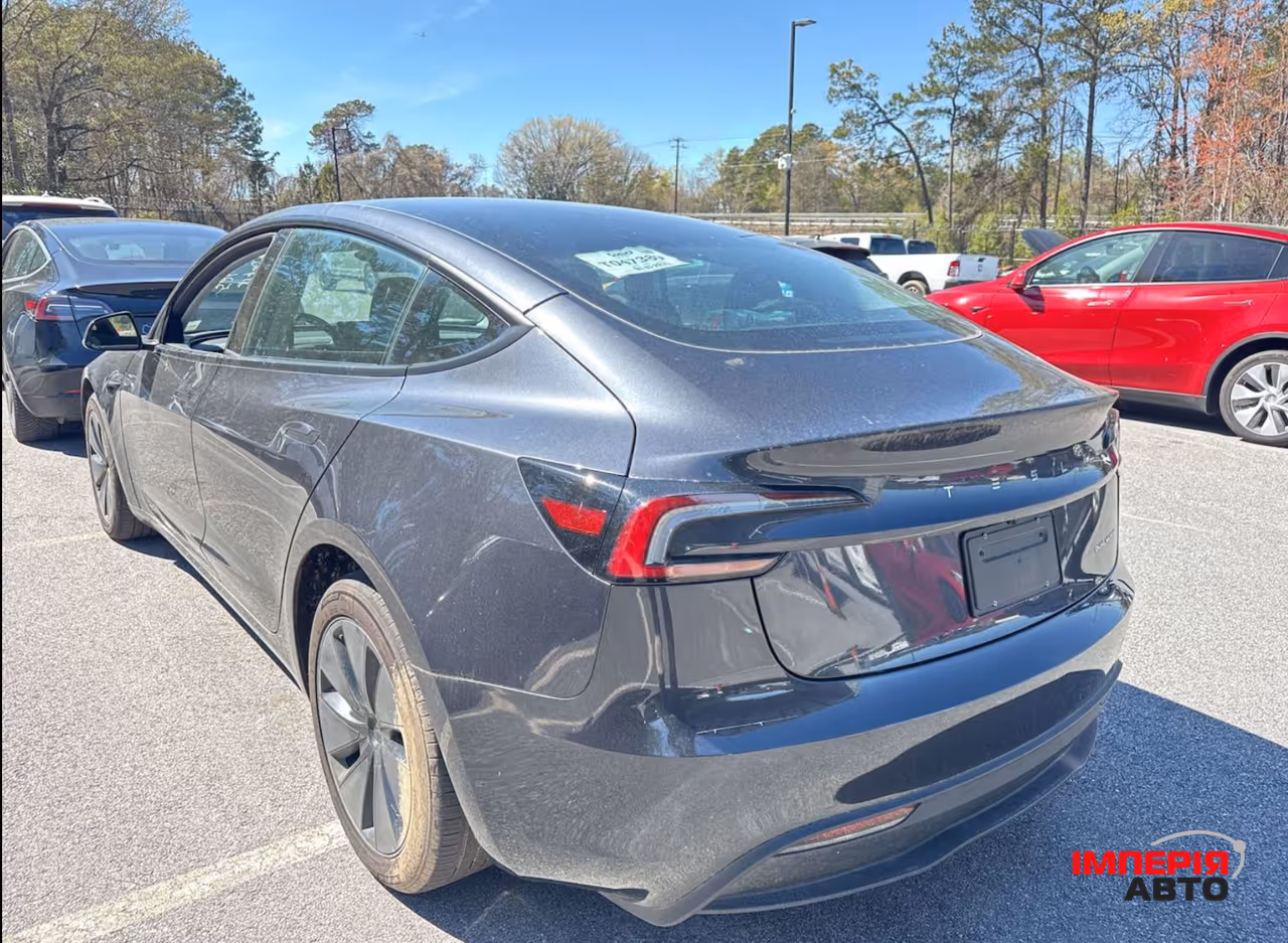 Tesla Model 3 - фото 2