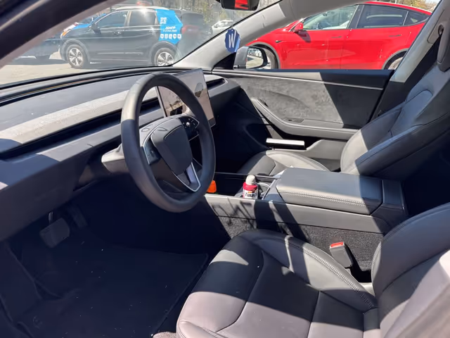 Tesla Model 3 - фото 5