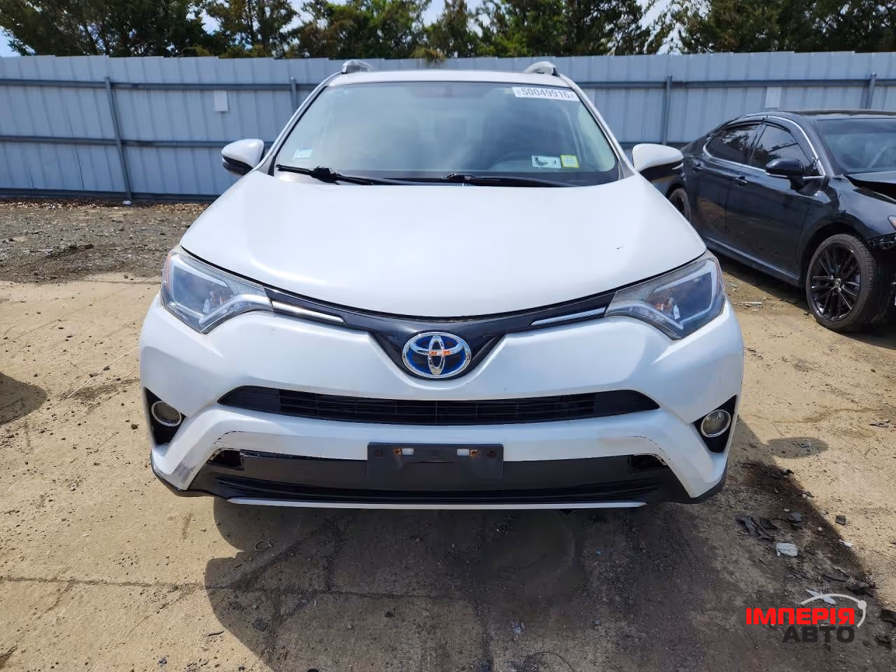Toyota RAV4 - фото 1