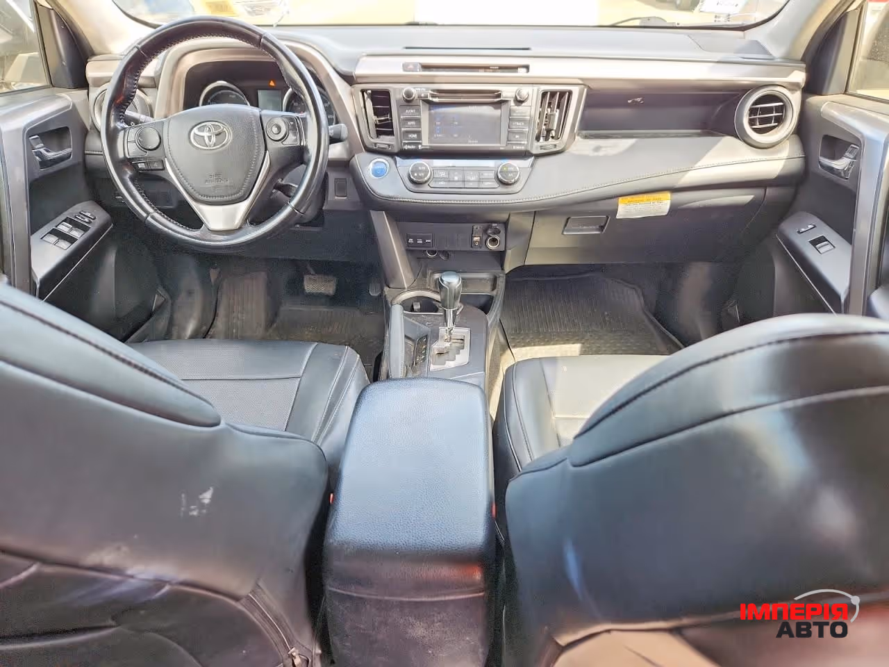 Toyota RAV4 - фото 7