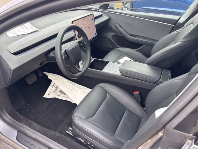 Tesla Model 3 - фото 4