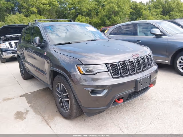 Jeep Grand Cherokee - фото 2