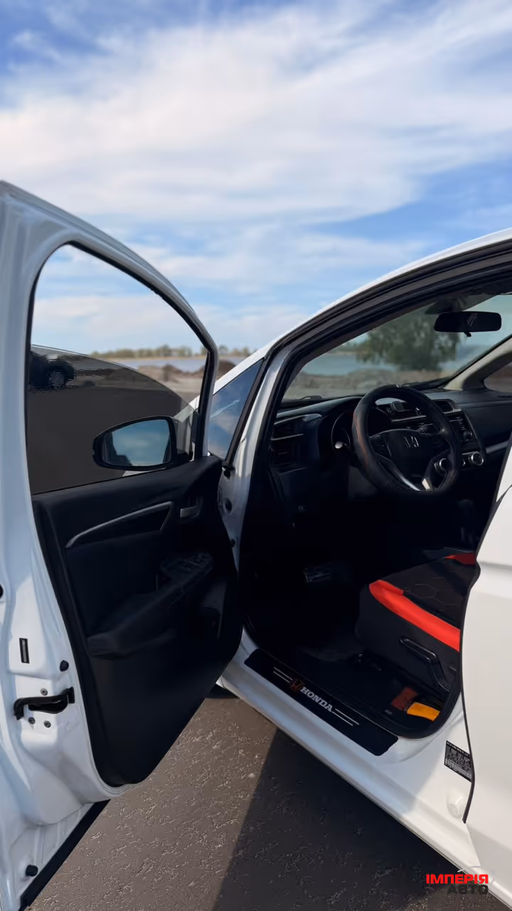 Honda Fit - фото 2