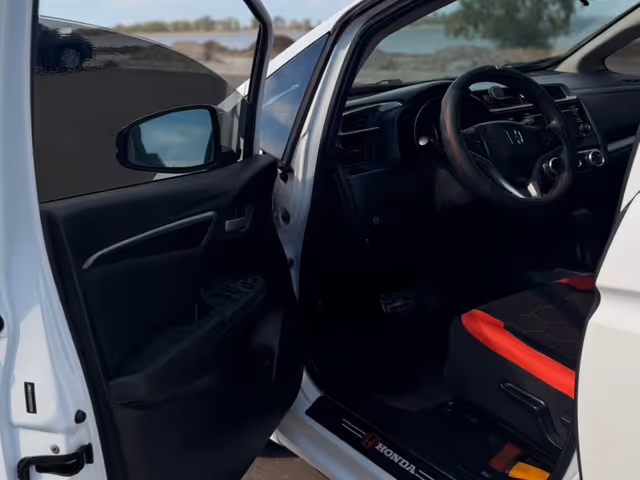Honda Fit - фото 2