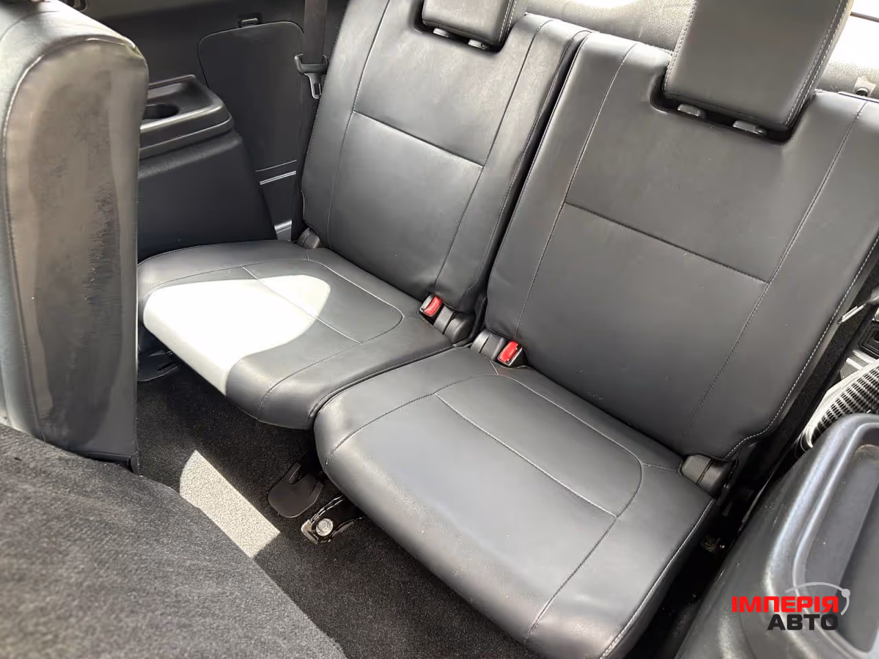 Mitsubishi Outlander - фото 12