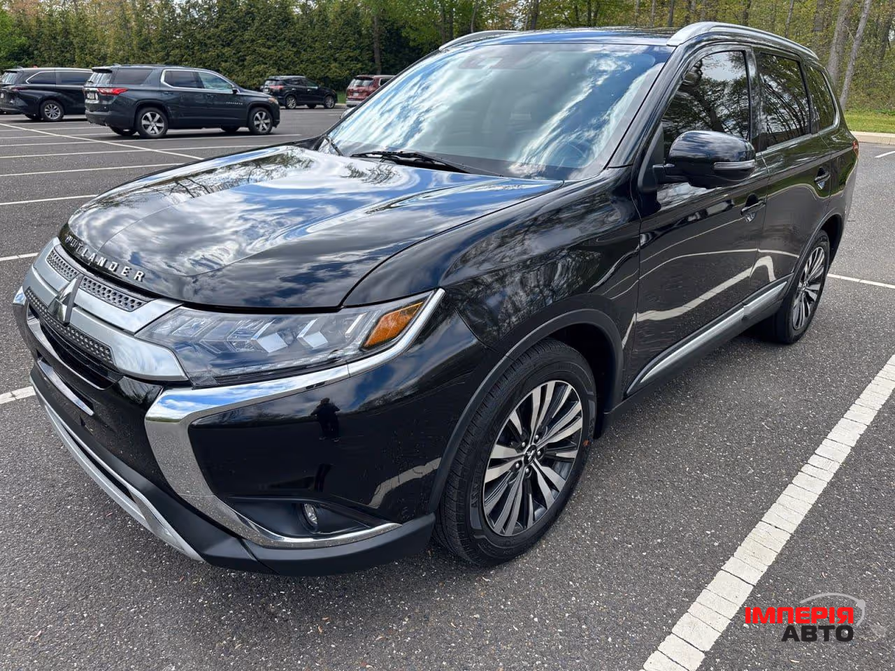 Mitsubishi Outlander - фото 1