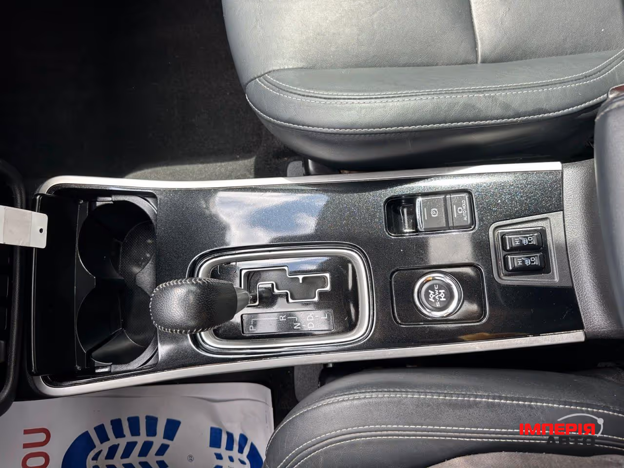 Mitsubishi Outlander - фото 16