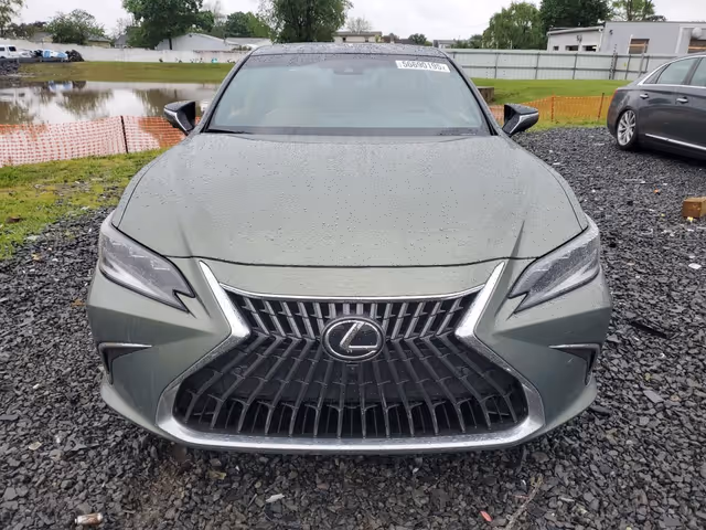 Lexus ES - фото 1