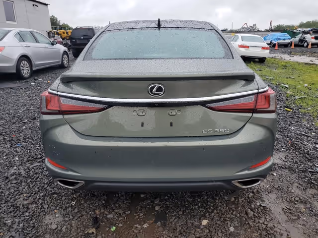 Lexus ES - фото 5