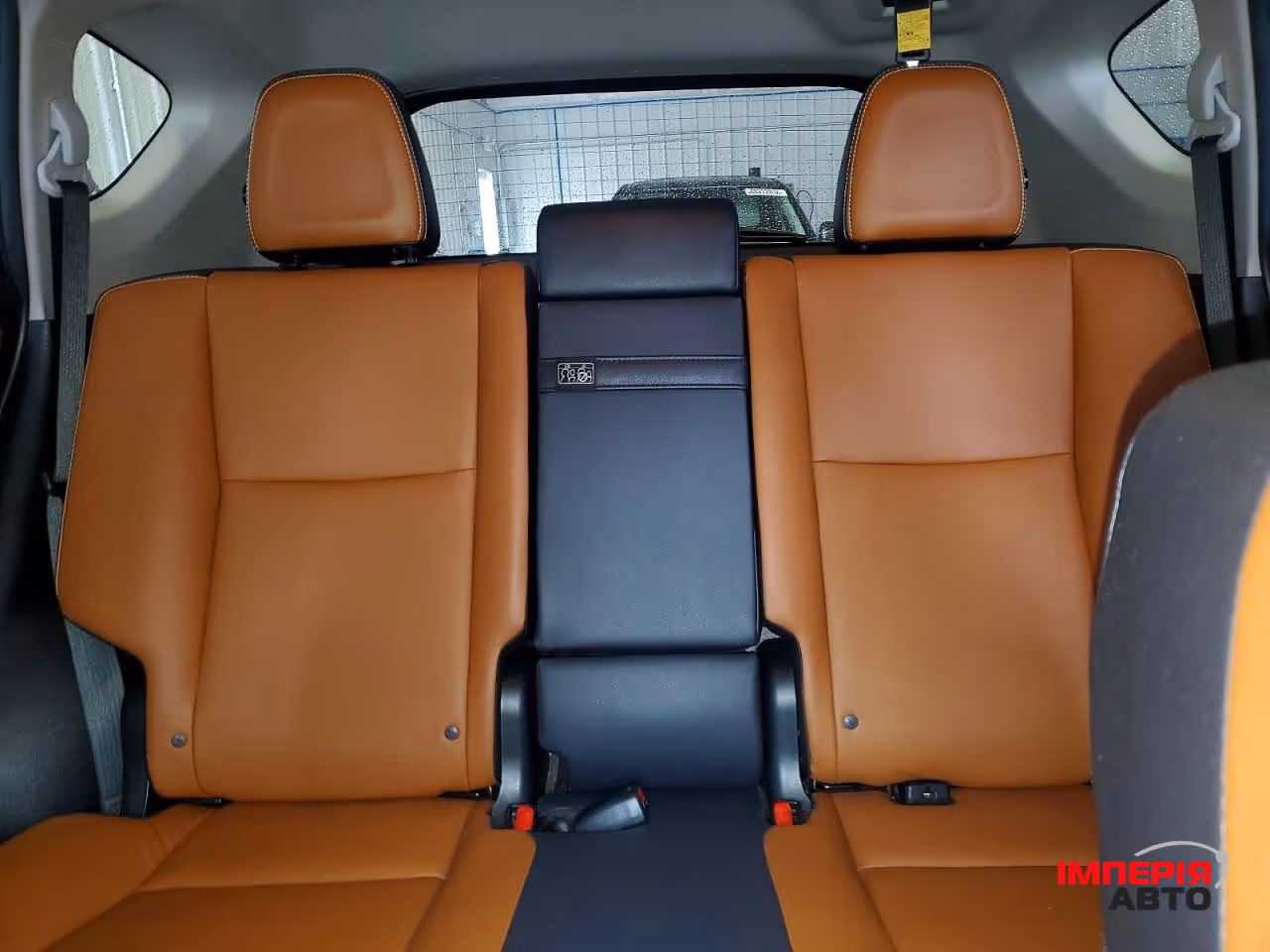 Toyota RAV4 - фото 9