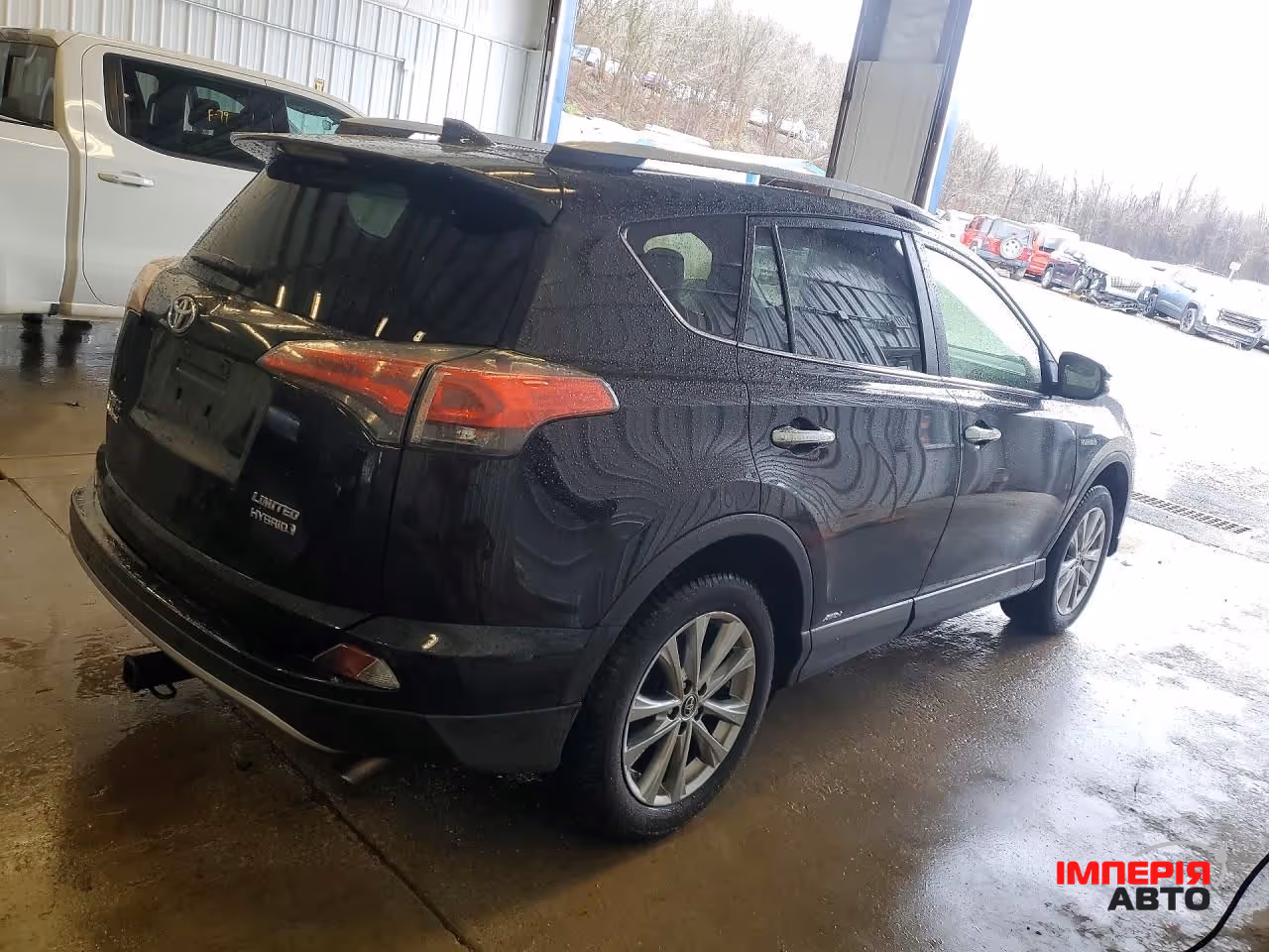 Toyota RAV4 - фото 4