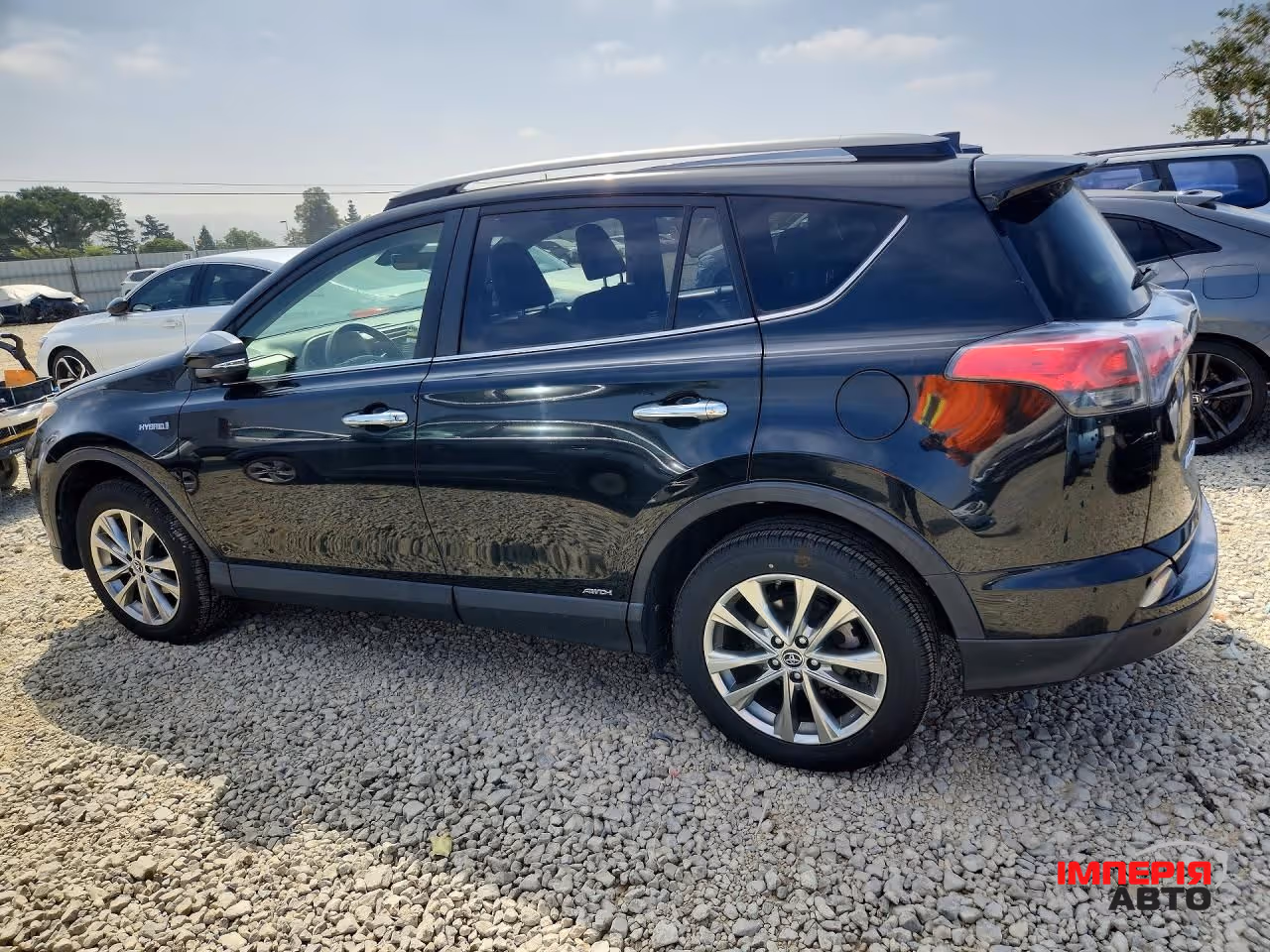 Toyota RAV4 - фото 4