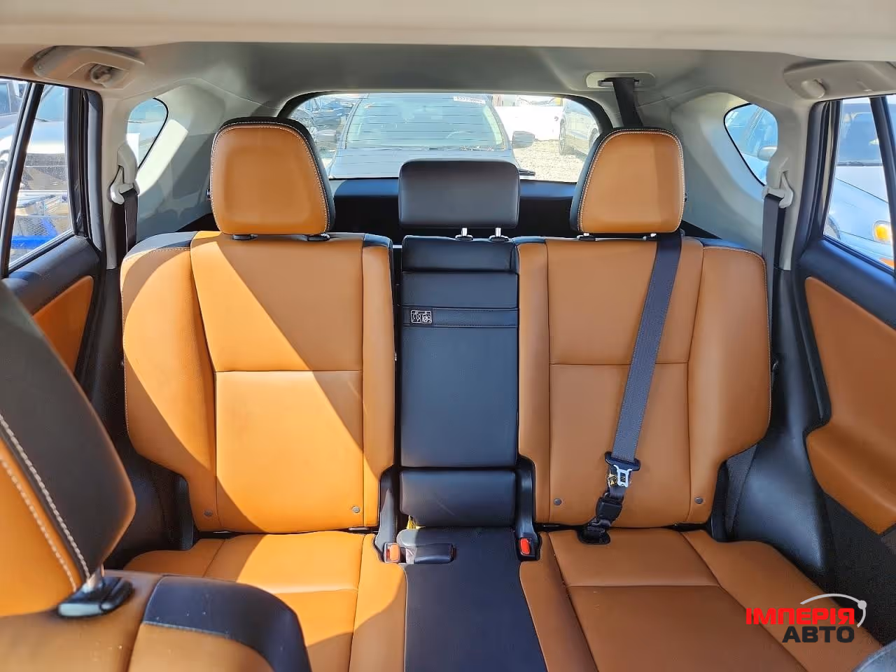Toyota RAV4 - фото 9