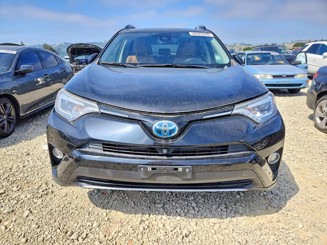 Toyota RAV4 - фото 1