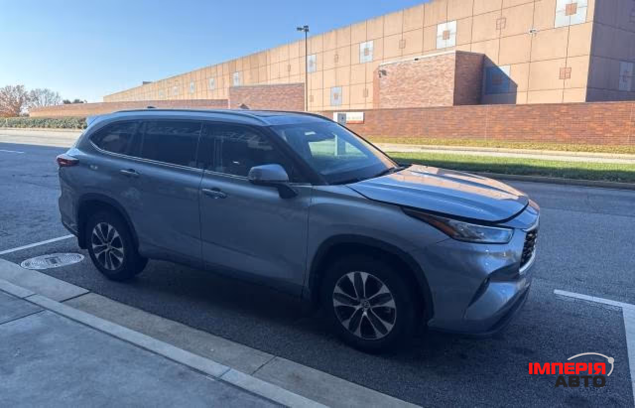 Toyota Highlander - фото 1